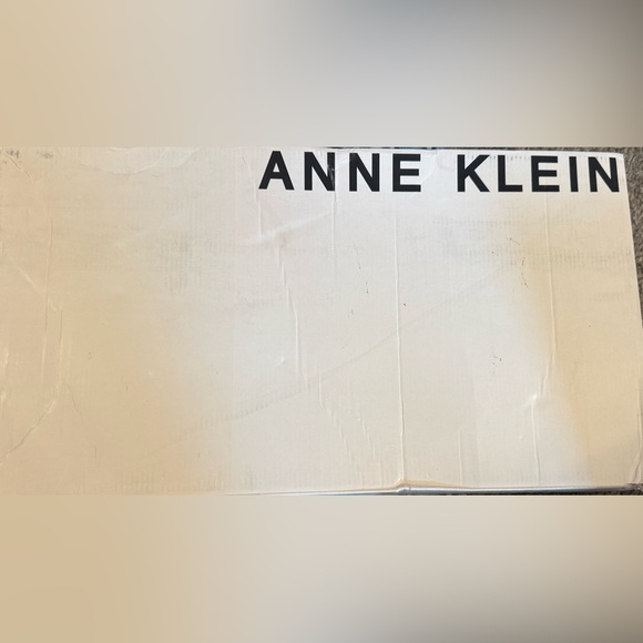 Anne Klein Sawyer Faux Leather KneeHigh Tan Boots Size 8.5 Standard Calf Stretch - Picture 11 of 11